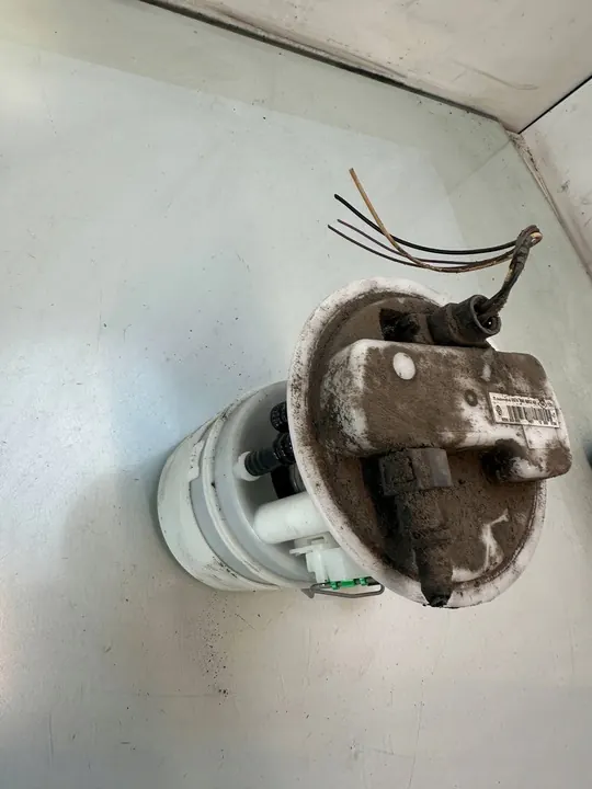 Brandstofpomp Dacia Sandero 8200903683 image 2