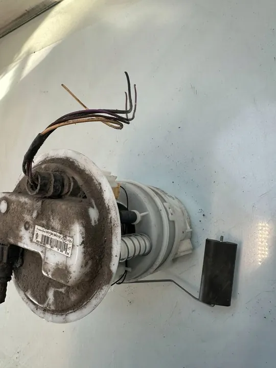 Brandstofpomp Dacia Sandero 8200903683 image 3