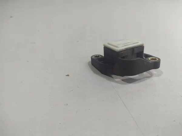 Volvo XC40 vaihdelaatikon anturi OEM CG9R+7J066+AEB image 3