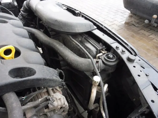 Assemblaggio anteriore con radiatori e ventilatore Kia Ceed 1.4 16V image 2