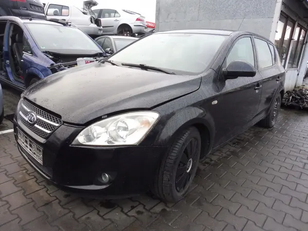 Assemblaggio anteriore con radiatori e ventilatore Kia Ceed 1.4 16V image 3