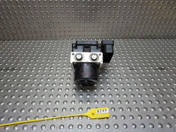 Pompe ABS OEM 44510-0D110 pour Toyota Yaris II image 3