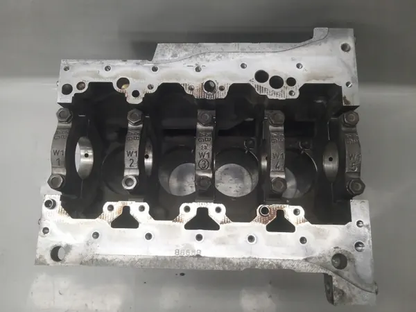 Bloque Motor OEM R06D103023 2.0L 20V para VW/Audi image 6