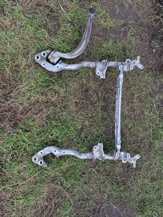 Pastilhas de travão dianteiras OEM 1748511155 Bentley Bentayga image 2