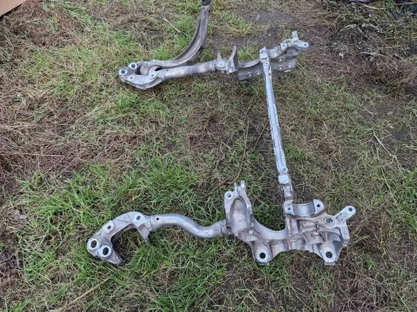 Pastilhas de travão dianteiras OEM 1748511155 Bentley Bentayga image 3