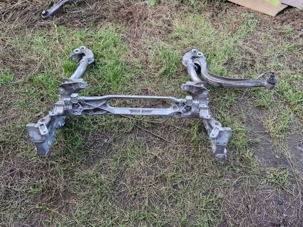 Pastilhas de travão dianteiras OEM 1748511155 Bentley Bentayga image 4