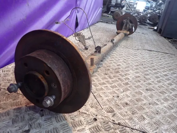 Viga do eixo traseiro Opel Movano OEM Zawada-349425- image 3
