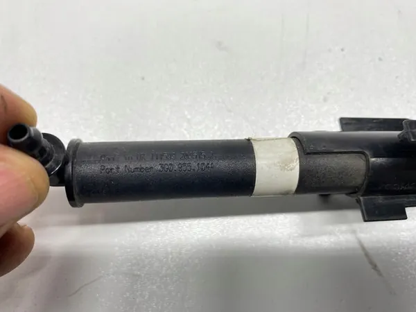 Rechter koplampwaspomp VW Passat B8 2014- image 2