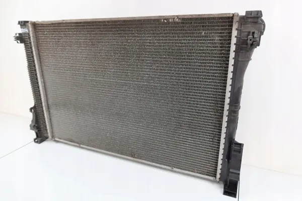 Refroidisseur d'eau Mercedes W204 OEM 2045003603 image 8