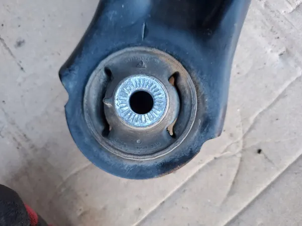 Braccio di Controllo Anteriore Destro VW Passat B8 2.0 TDI OEM image 2