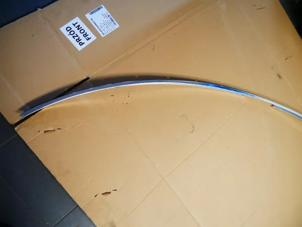 Moldagem de teto direita Mercedes CLS W219 OEM 2196900239 image 3
