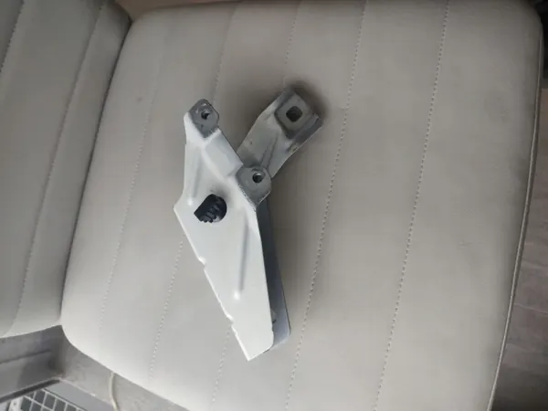 Support d'aile gauche OEM 631457024R pour Renault Express Van image 2