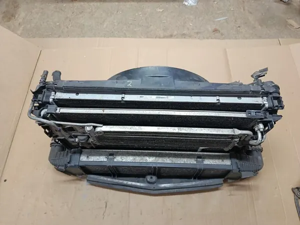 Kylfläktmontering Mercedes W212 S212 E63 W204 C-Klass C63 AMG image 3