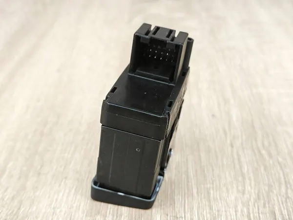 Handbremsenschalter Audi A7 C7 image 3