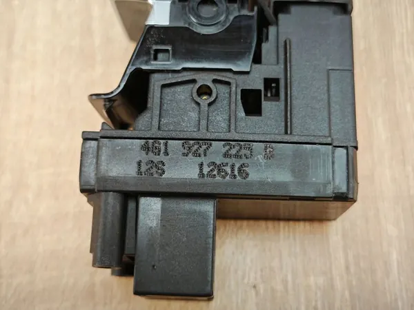 Handbremsenschalter Audi A7 C7 image 4