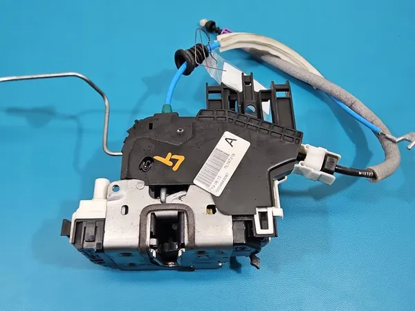 Vänster Baklås A2047302735 MERCEDES W176 4PIN image 3