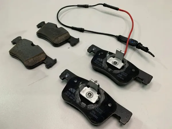 BMW OEM 6884241 Bremsbeläge Vorderachse - Gebraucht image 3