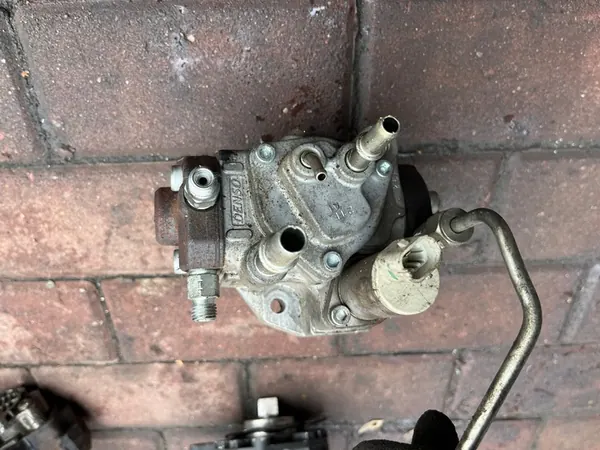 Brandstofpomp 55490709 HU294000-2430 Opel Astra J K 1.6 CDTI image 4