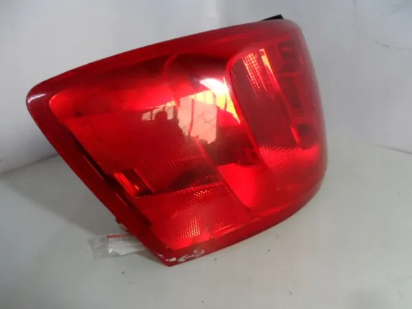 Luz trasera izquierda VW Jetta 5C USA 5C6945095D image 2