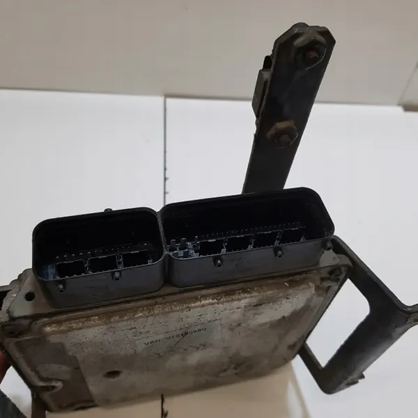 Ordinateur Moteur Iveco Daily 3 OEM 0281011228 image 4