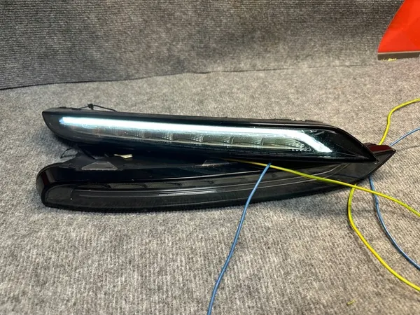 Porsche Macan 95B Indicador Izquierdo LED 95B941181A image 2
