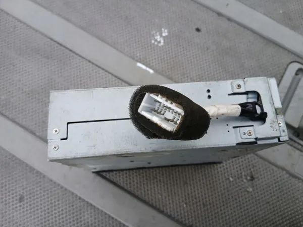 Nissan X-Trail T30 CD-Wechsler OEM PN-2302M image 4