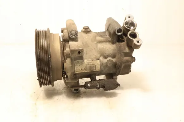 Compressore A/C Renault Kangoo II 2017 OEM 926002783R image 2