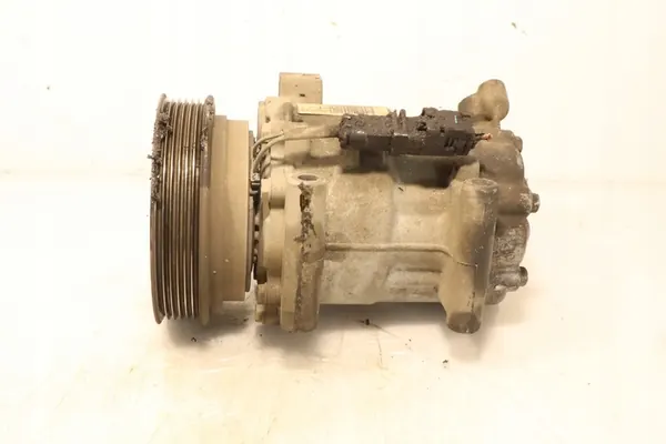 Compressore A/C Renault Kangoo II 2017 OEM 926002783R image 5