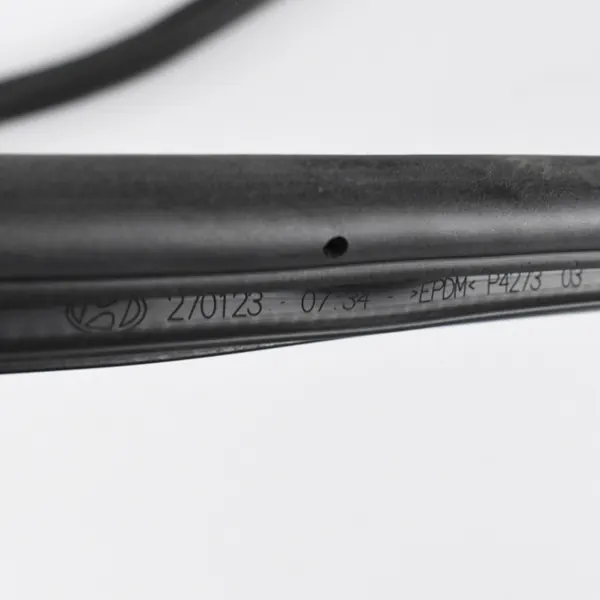 OEM 83210-Q0000 Vasen Takaovi Kaavin Hyundai i20 image 3