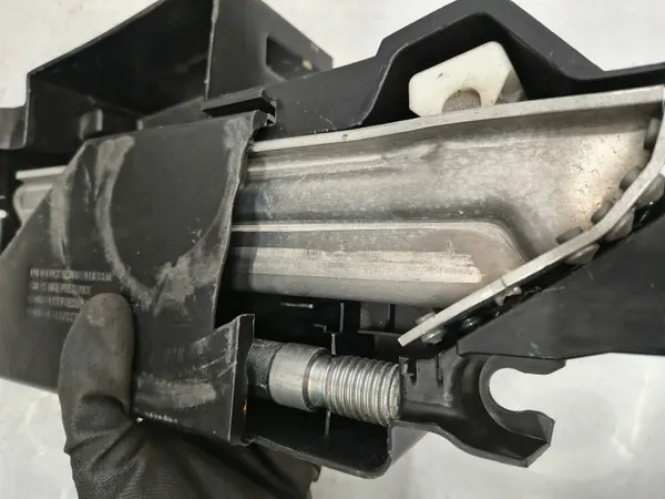 Mercedes W212 gereedschapsset OEM A2128980914 - Gebruikt image 8