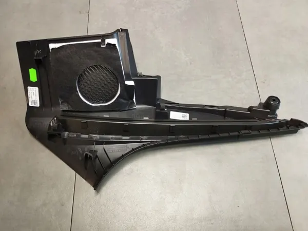 Audi A5 B10 Kombi laadruim afdekking beugel rechts achter 8B9867246A image 5