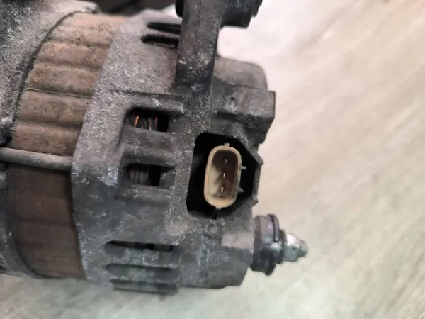 Vaihtovirtageneraattori Nissan Qashqai 2.0 DCi image 4