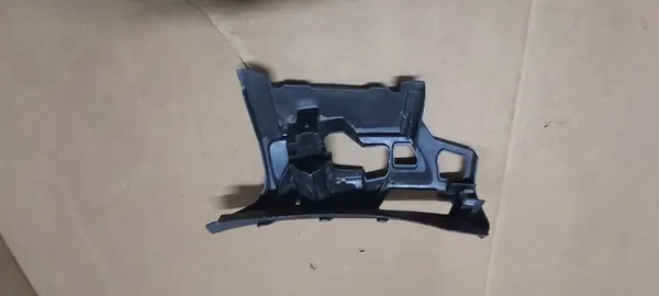 Guia de para-choque direito dianteiro VW Golf VI image 6