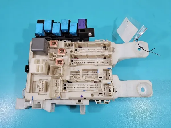 Zekeringkast Toyota RAV4 III 05- OEM 82730-42020 image 2