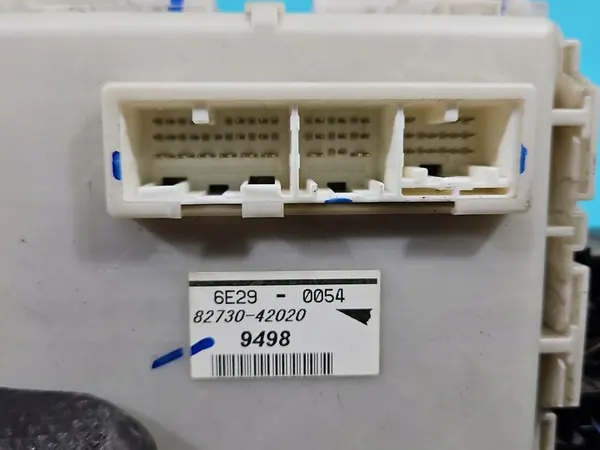 Zekeringkast Toyota RAV4 III 05- OEM 82730-42020 image 6