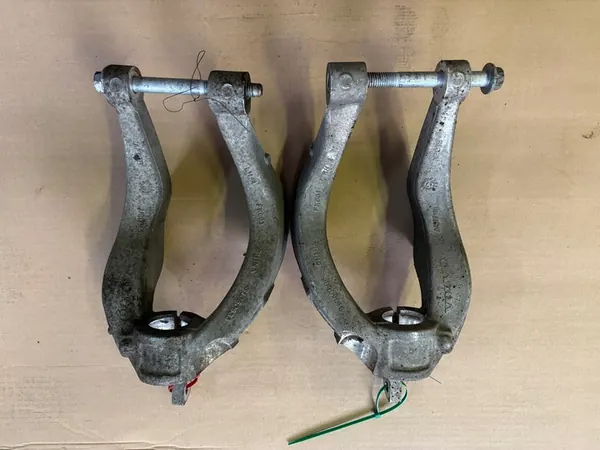 VOLVO XC90 XC60 V90CC Supporto Ammortizzatore Sinistro, Destro image 3