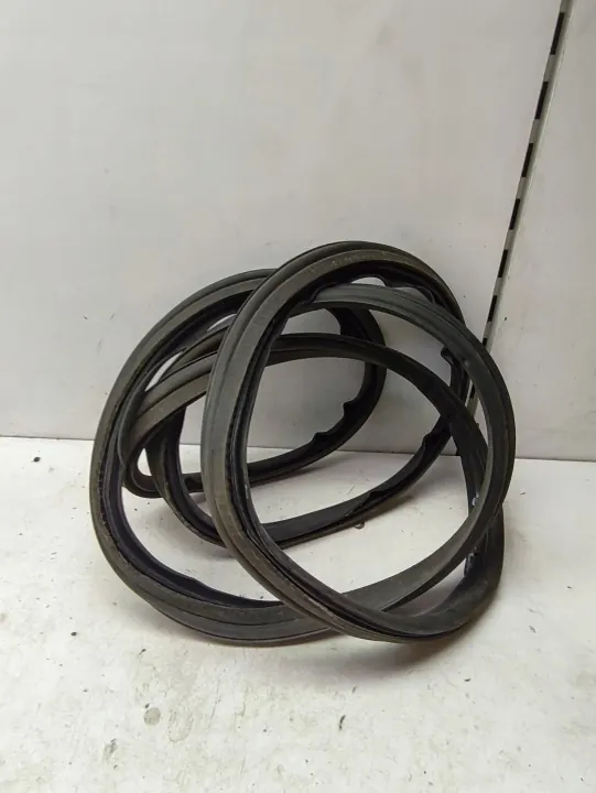 Junta do porta-malas Peugeot 206 OEM 870768 - Usado image 4