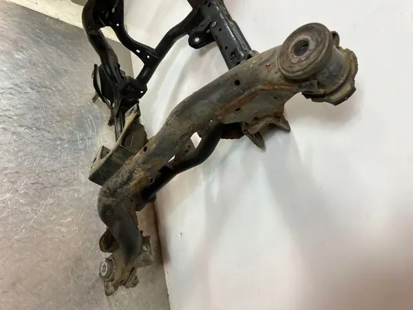 OEM FOB54590 Etujouset Jeep Grand Cherokee:lle image 3