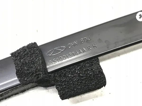 CHERY OMODA 5 C5 2025 Guia de janela traseira direita OEM 551001314AA image 6