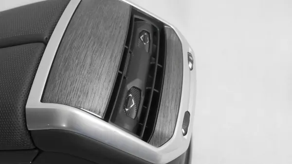 BMW 7 G70 armsteuntunnel compleet houtafwerking image 5