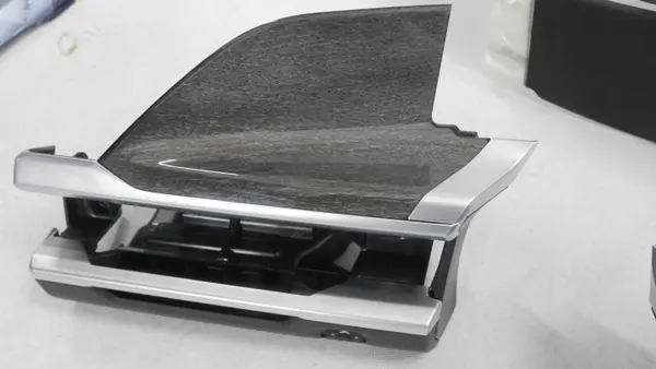 BMW 7 G70 armsteuntunnel compleet houtafwerking image 8