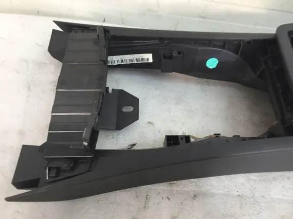 Middenconsole armsteun Mercedes C-Klasse W204 OEM A2046806050 image 3