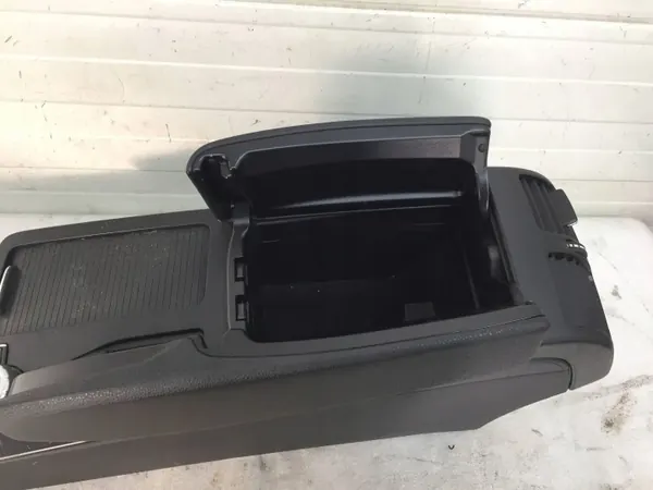 Middenconsole armsteun Mercedes C-Klasse W204 OEM A2046806050 image 9