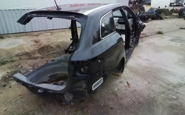 OEM 209 Höger bakskärm för Avensis T27 image 2