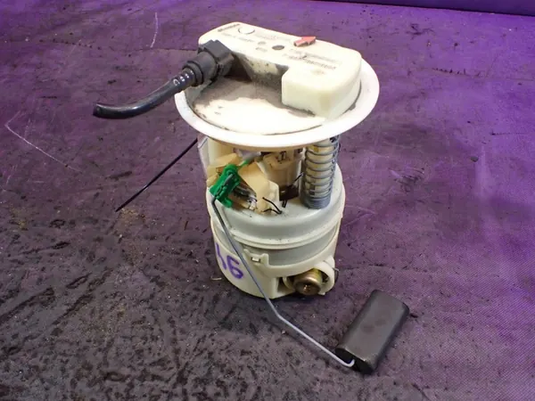 RENAULT TWINGO I 00-04 1.2 BRANDSTOFPOMP 8200058354 4 PIN image 2