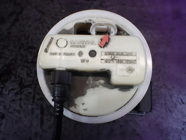 RENAULT TWINGO I 00-04 1.2 BRANDSTOFPOMP 8200058354 4 PIN image 4