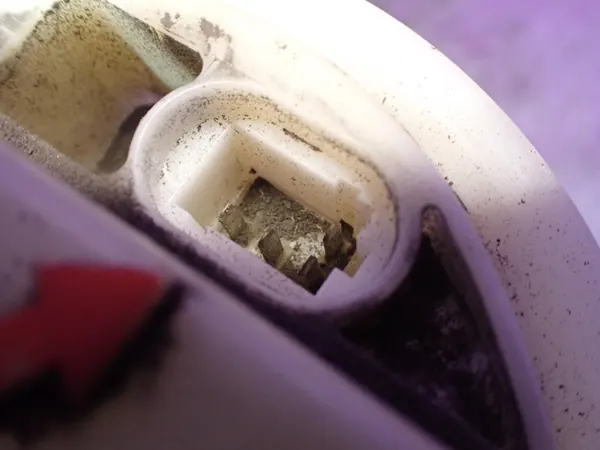 RENAULT TWINGO I 00-04 1.2 BRANDSTOFPOMP 8200058354 4 PIN image 5