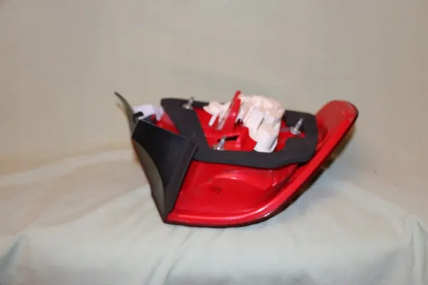 Luz trasera derecha BMW 3 E90 Sedan image 5