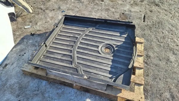 Reserveradabdeckung OEM 8E9863547 für Audi A4 B7 image 3