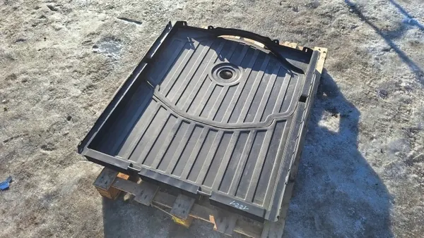 Reserveradabdeckung OEM 8E9863547 für Audi A4 B7 image 4